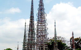 E264 - The Watts Towers, Simon Rodia, 1921-1954 - from Tom Paper